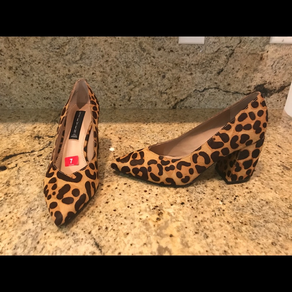 Steve Madden great designer! will sell fast!!
